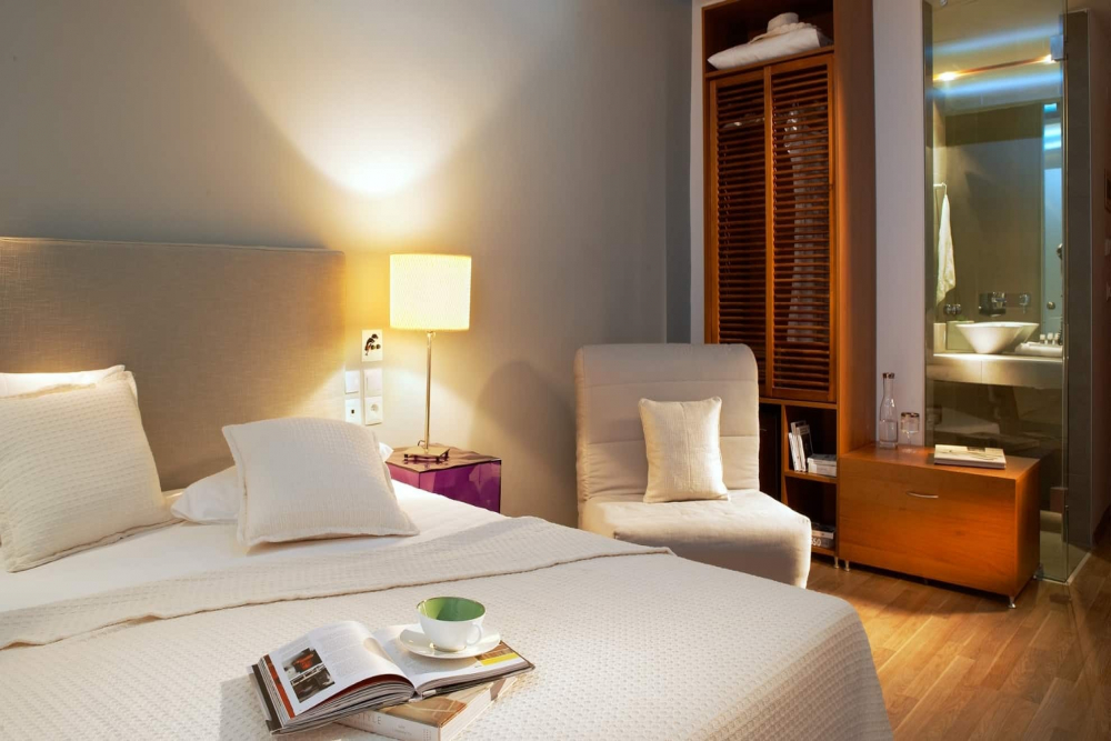 KAMARI BEACH HOTEL