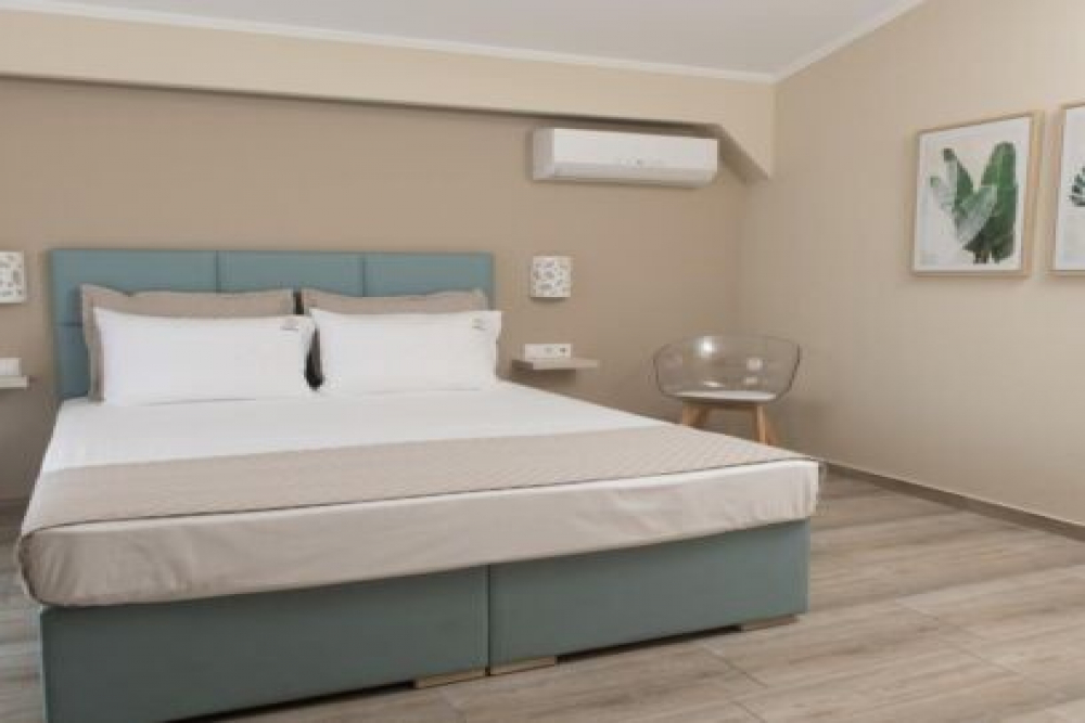 AMMOS BEACH SEASIDE LUXURY SUITES