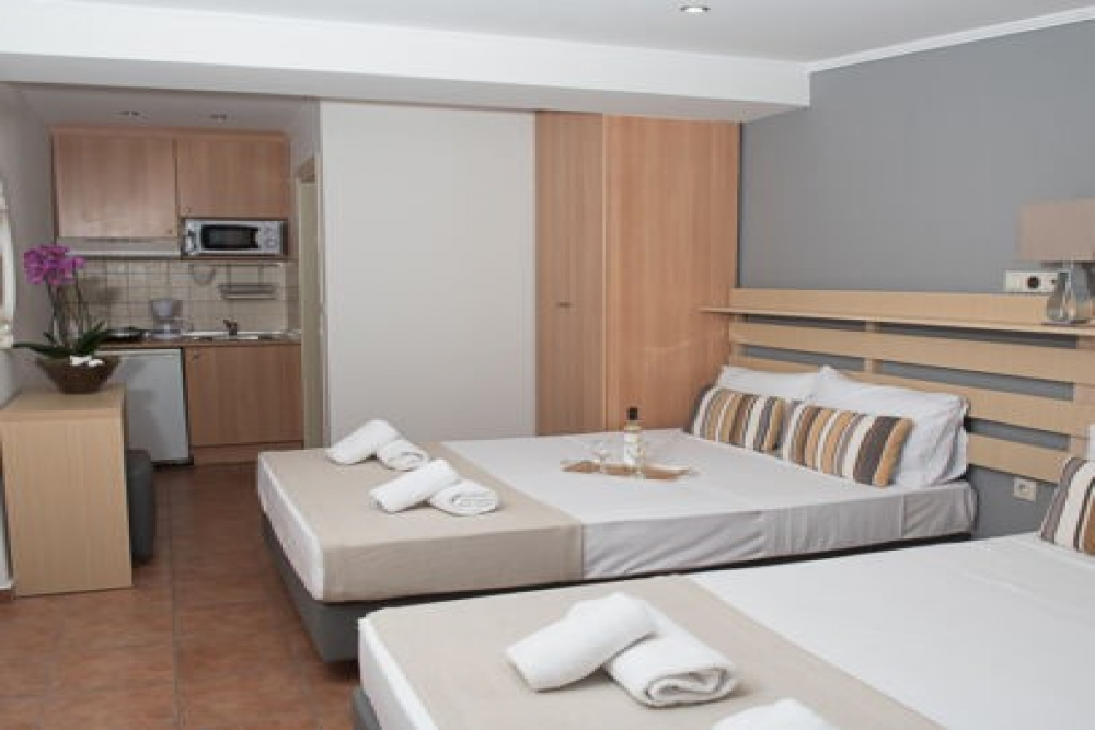 AMMOS BEACH SEASIDE LUXURY SUITES