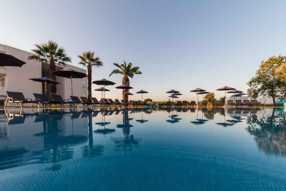 MYTHIC SUMMER HOTEL