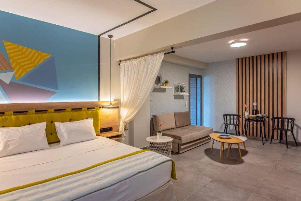 MYTHIC SUMMER HOTEL
