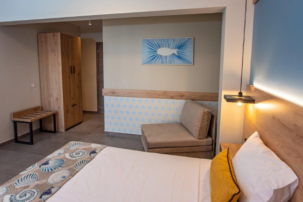 MYTHIC SUMMER HOTEL
