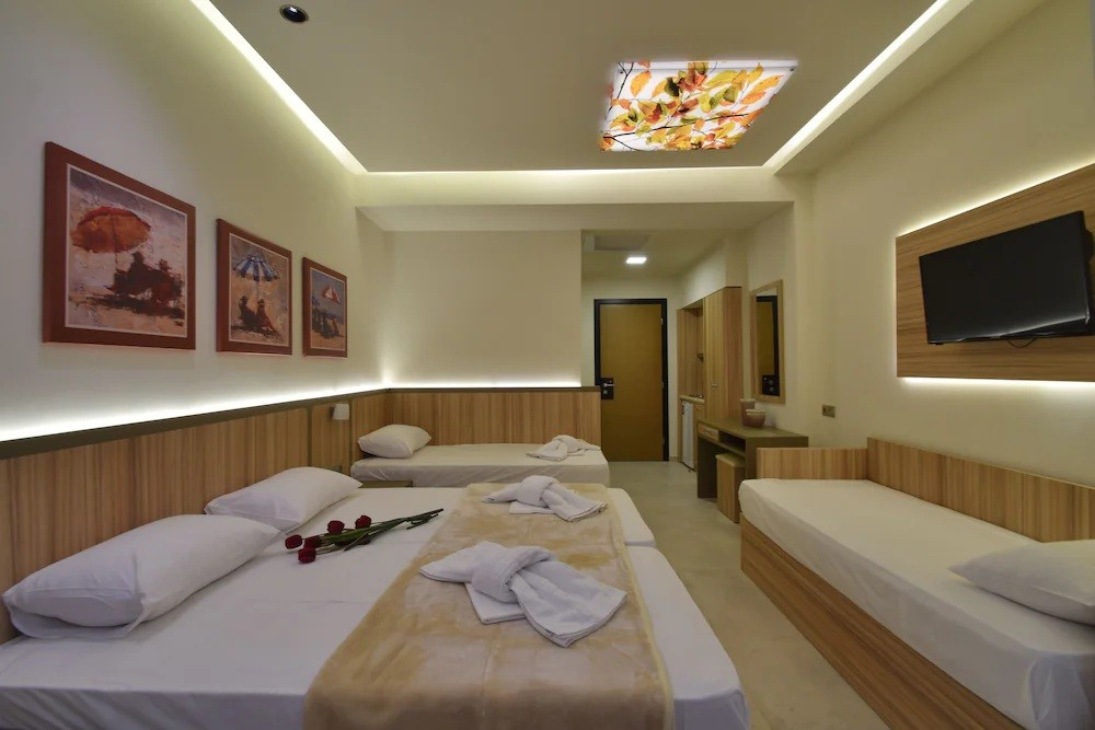 DAFNI PLUS HOTEL
