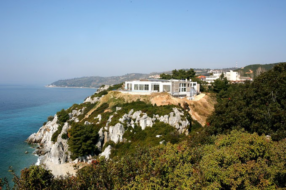 LOUTRA BEACH