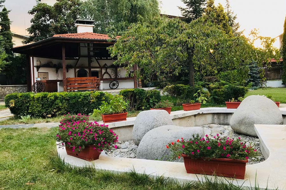 ЕВЕЛИНА ПАЛАС