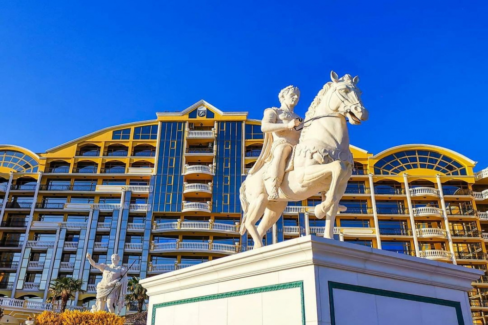 ИМПЕРИАЛ ПАЛАС