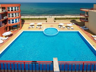 All inclusive на първа линия в Поморие, до 05.07 и след 29.08 в Комплекс Релакс