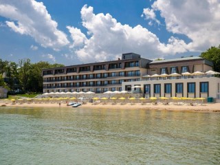 Лято 2026 в ТОП курорт, All inclusive до 15.07 и след 25.08 в Хотел Нимфа, КК Ривиера
