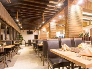 Супер оферта за една различна почивка, нощувка със закуска през седмицата в Park hotel Asenevtsi, Велико Търново