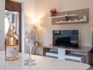 Нова Година 2026 до Царевец, 2 нощувки за двама в Tarnovgrad Apartments, Велико Търново