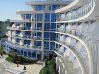 Лятна почивка на море 2026 в Приморско, All Inclusive до 12.07 и след 22.08 в хотел Куин Нели