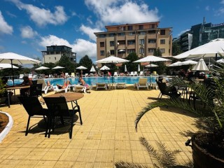 Лятна почивка на море 2026 в Приморско, All Inclusive до 12.07 и след 22.08 в хотел Куин Нели