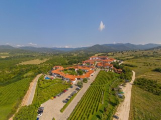 През седмицата в Старосел, нощувка със закуска за двама и винен тур в Хотел Старосел