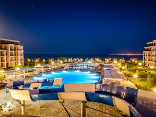 Лято 2026 в луксозен апартхотел, Пълен пансион до 10.07 в Премиер Форт Бийч, Свети Влас