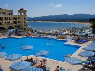 Лято 2026 на първа линия в Дюни, Аll inclusive след до 14.07 и след16.08 в Марина Роял Палас