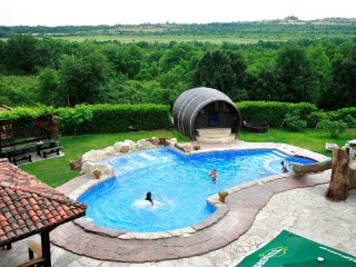 СПА в новата Тракийска резиденция Старосел, уикенд цена на ден за двама полупансион и вътрешен басейн