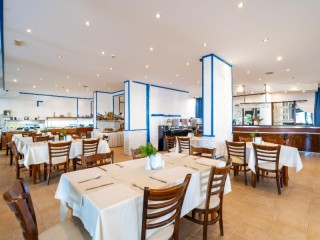 Изгодни цени близо до плажа за лято 2026, All Inclusive Light до 14.06 в МПМ Хотел Кондор