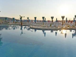 Лято 2026 в Албена All Inclusive след 26.08 с безплатен плаж в хотел Боряна