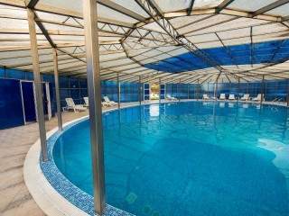 До Банско с 2 минерални басейна, стая за двама с вечери през уикенда в Хотел Римска Баня