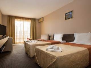 All Inclusive до 05.07 и след 27.08 за лято 2026 в Созопол от хотел Флагман