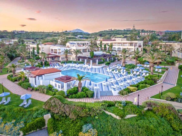 5 дни полупансион за двама през септември в Creta Royal Hotel