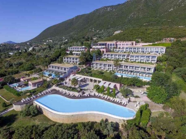 5 дни със закуска за двама през септември в Ionian Blue Hotel